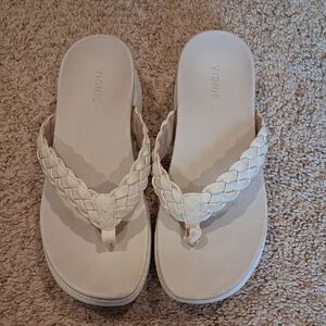 Vionic Kenji Women's Braided Toe-Thong Sandals in White